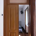 Yellow Albergue *